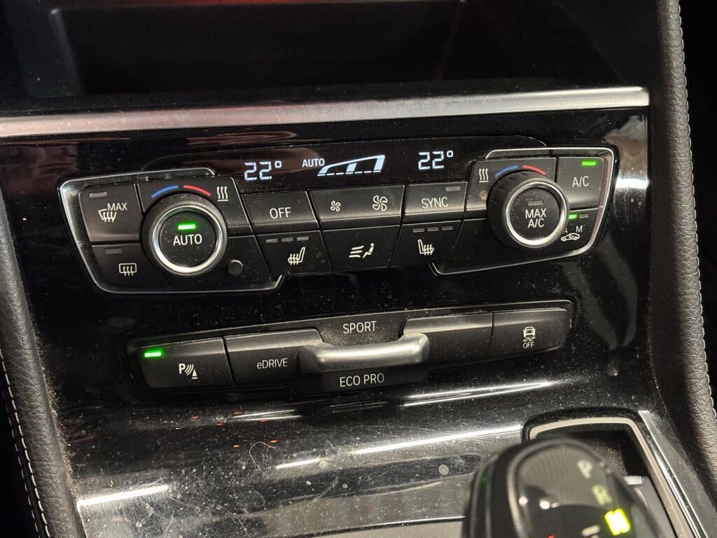 BMW 225 2019 Musta
