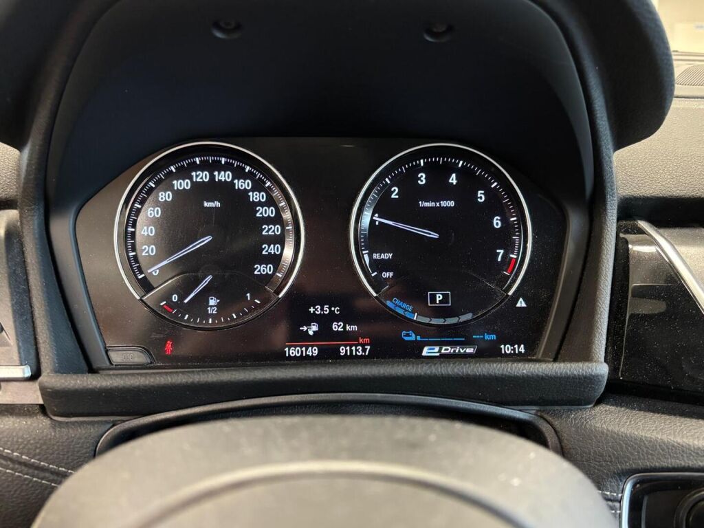BMW 225 2019 Musta