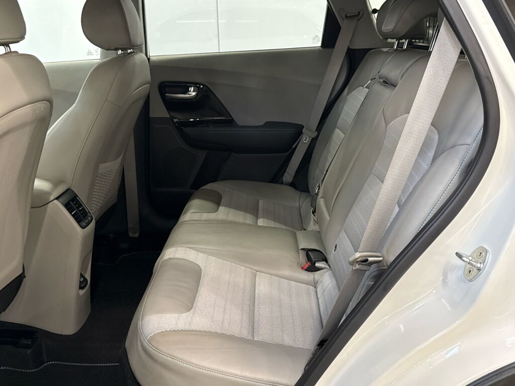 Kia Niro plug-in 2019 Valkoinen