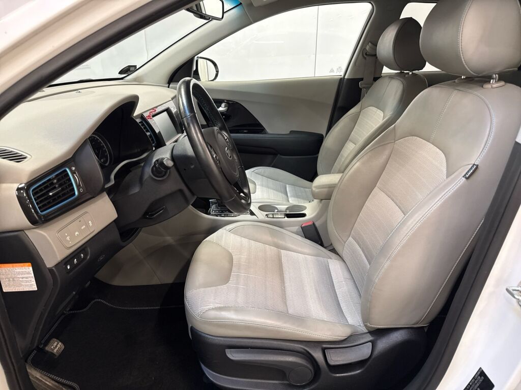 Kia Niro plug-in 2019 Valkoinen