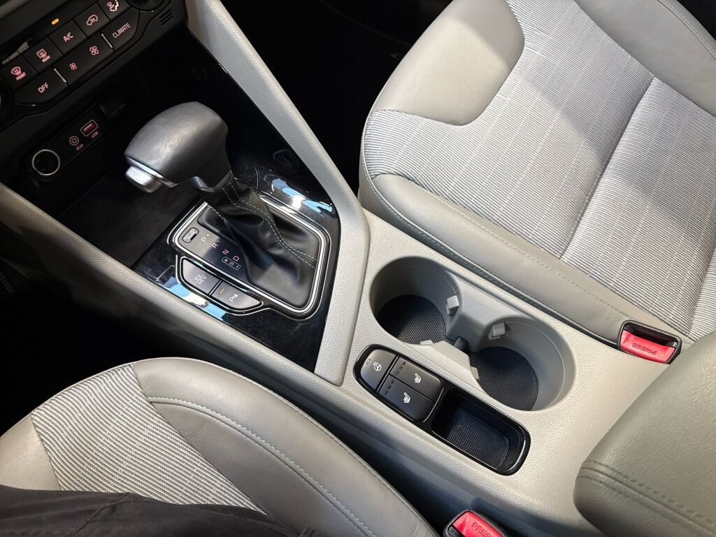 Kia Niro plug-in 2019 Valkoinen