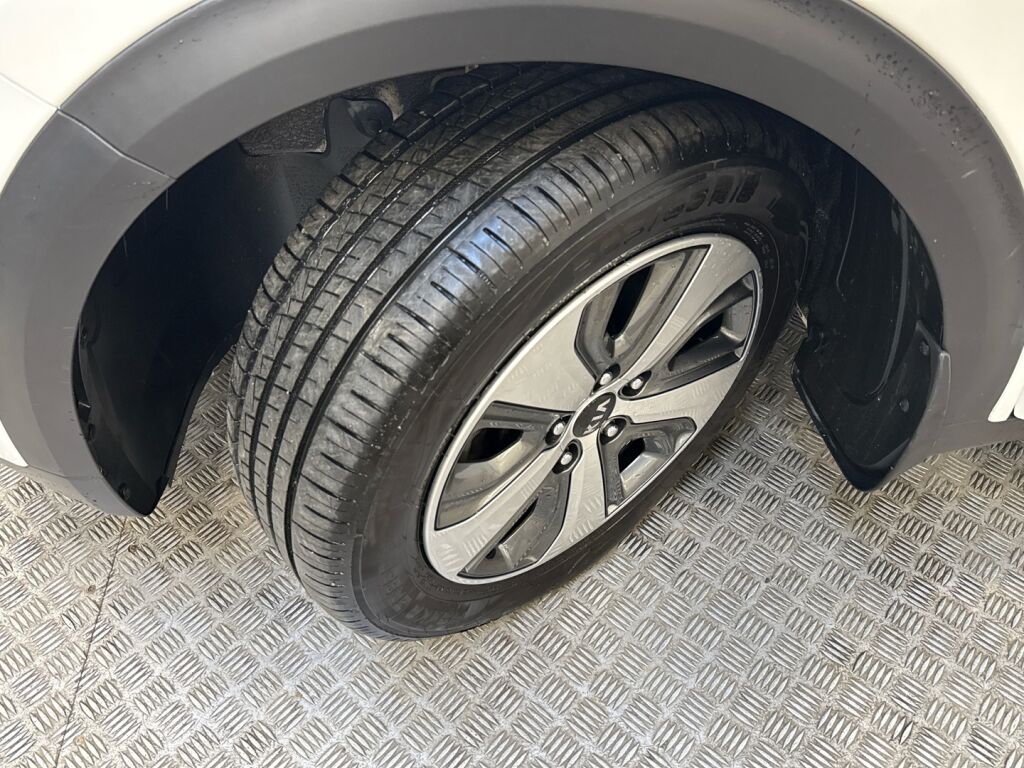 Kia Niro plug-in 2019 Valkoinen