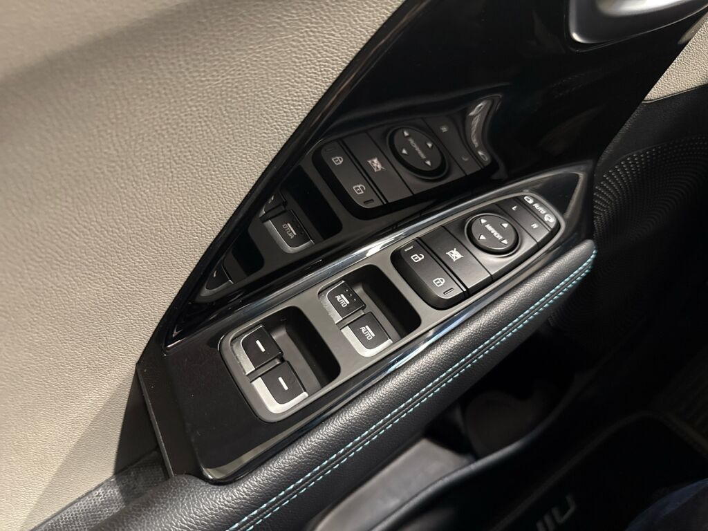 Kia Niro plug-in 2019 Valkoinen