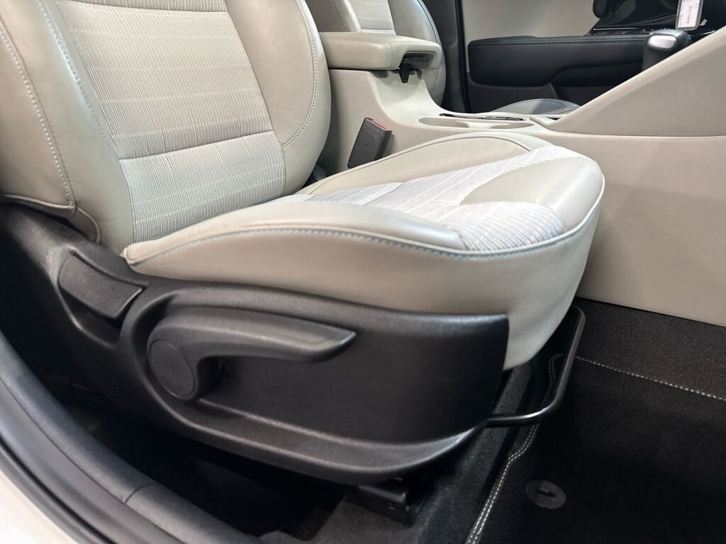 Kia Niro plug-in 2019 Valkoinen