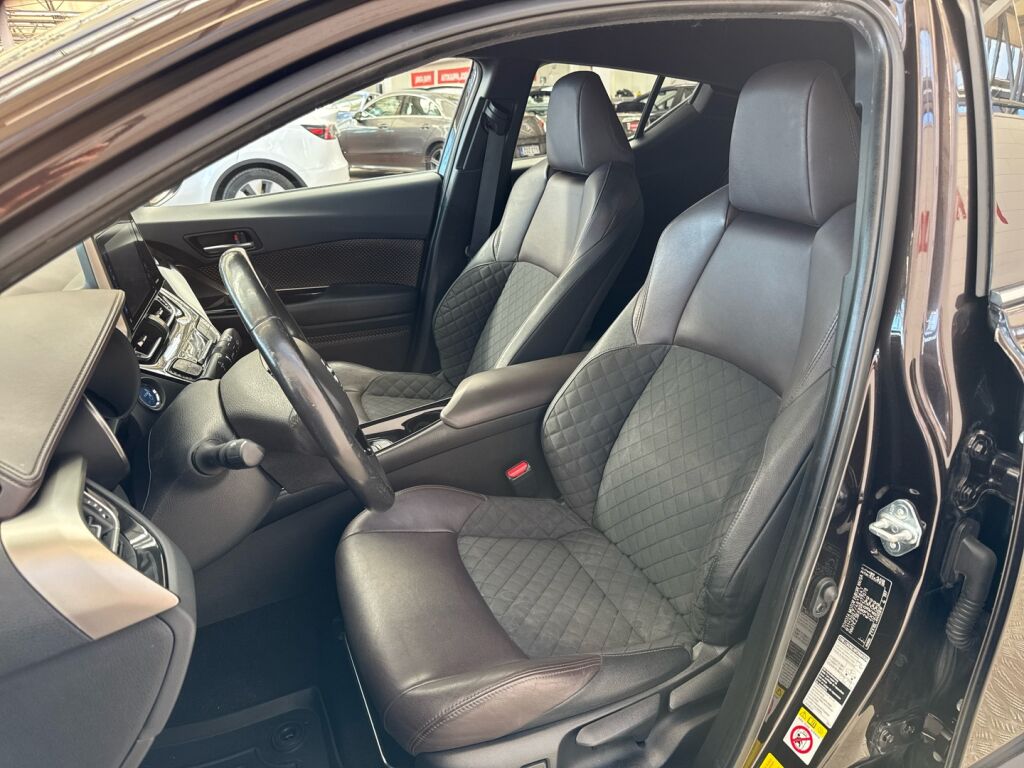 Toyota C-HR 2019 Ruskea (beige)
