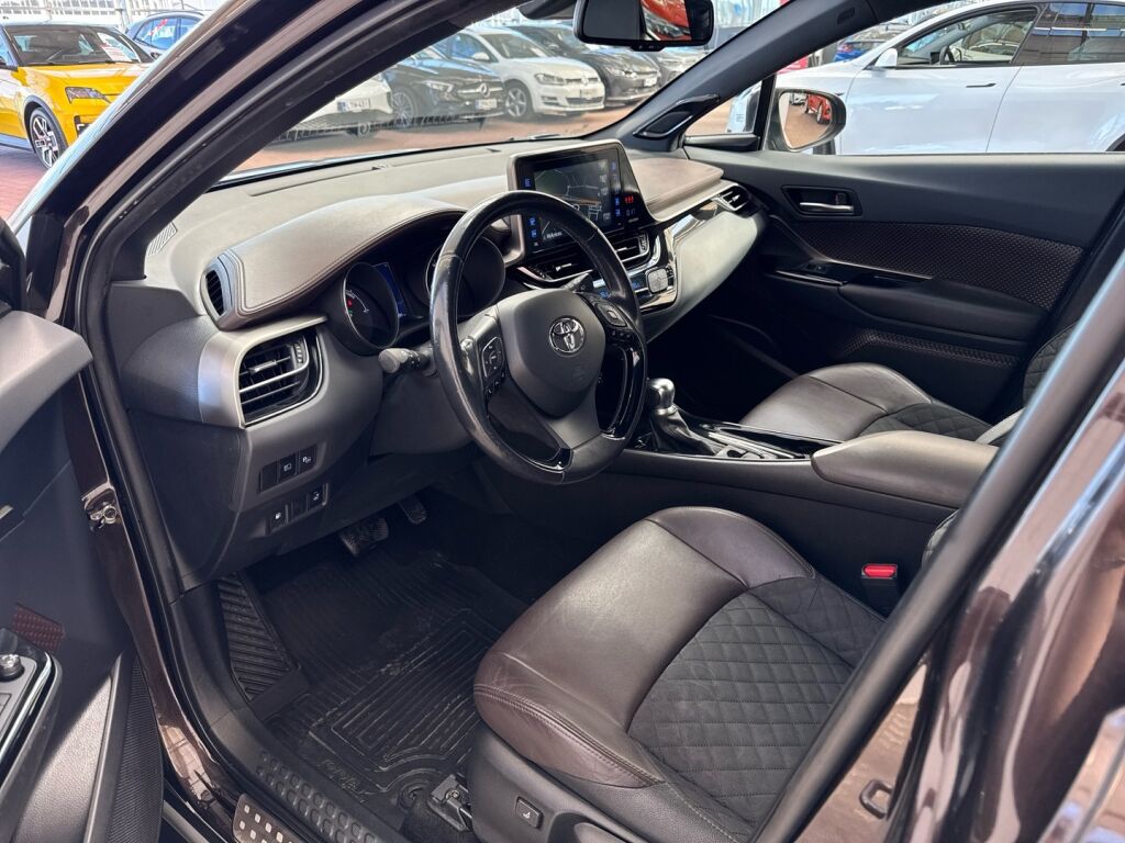 Toyota C-HR 2019 Ruskea (beige)