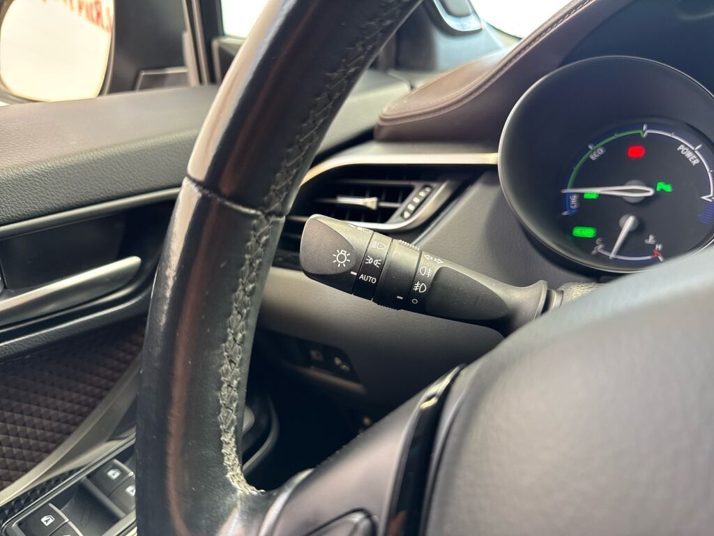 Toyota C-HR 2019 Ruskea (beige)