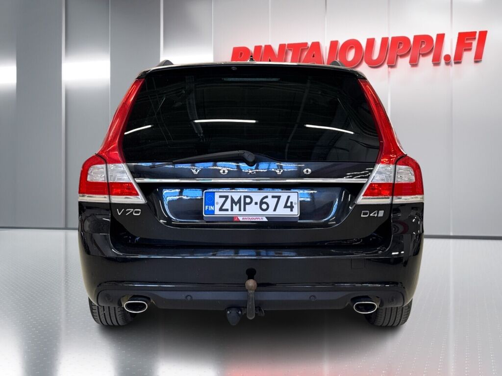 Volvo V70 2015 Musta