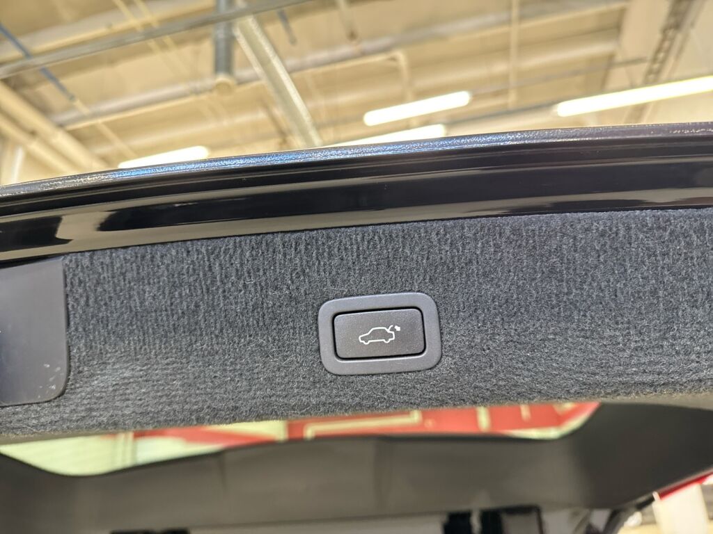 Volvo V70 2015 Musta