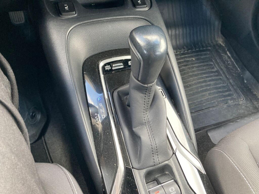 Toyota Corolla 2019 Metallinhohto Punainen