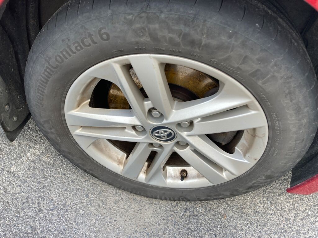 Toyota Corolla 2019 Metallinhohto Punainen