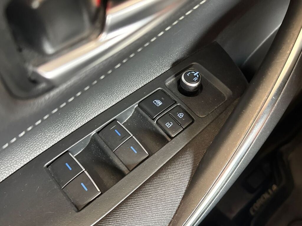 Toyota Corolla 2019 Metallinhohto Punainen