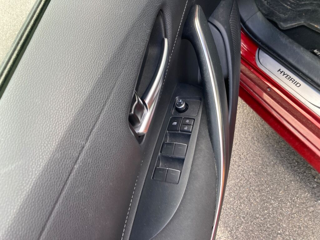 Toyota Corolla 2019 Metallinhohto Punainen