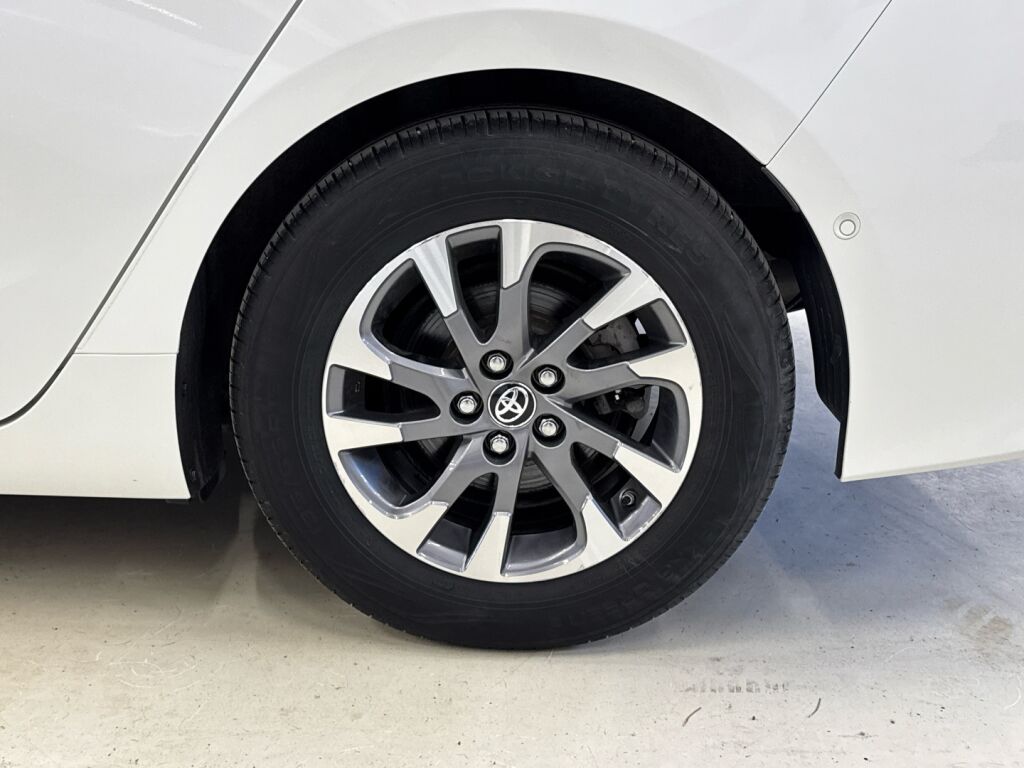 Toyota Prius Plug-in 2019 Valkoinen