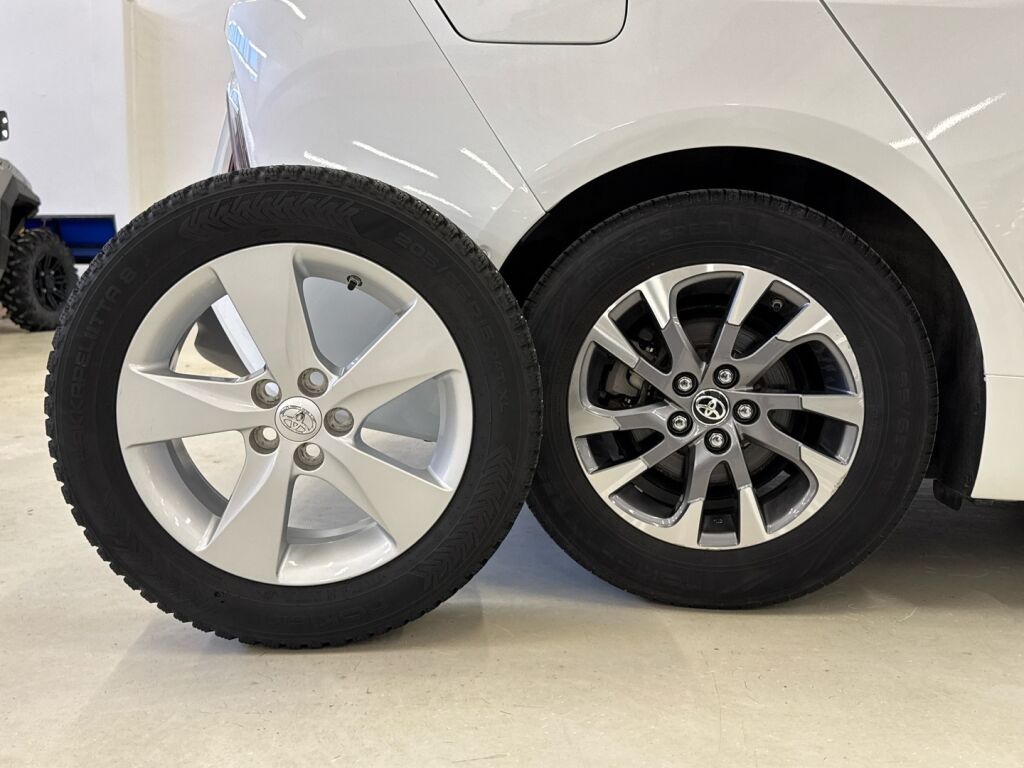 Toyota Prius Plug-in 2019 Valkoinen