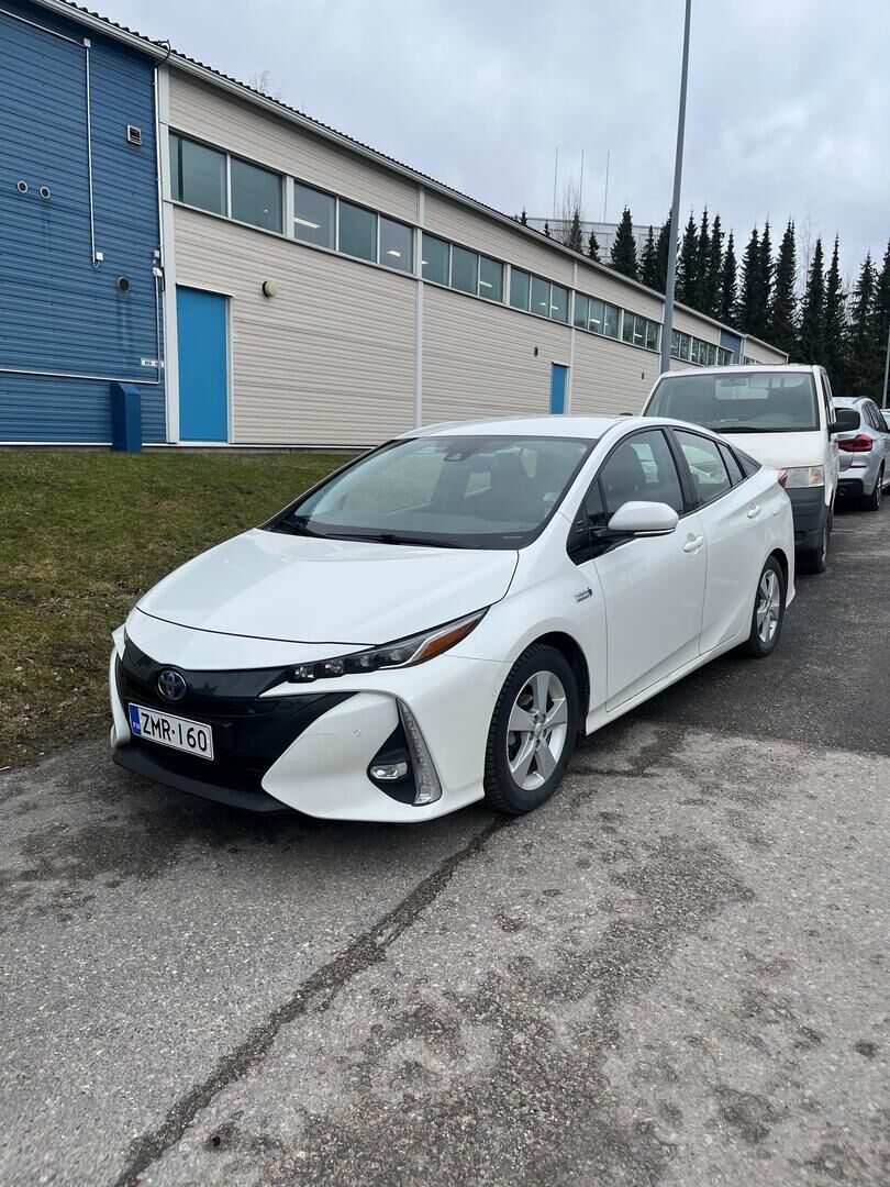 Toyota Prius Plug-in 2019 Valkoinen