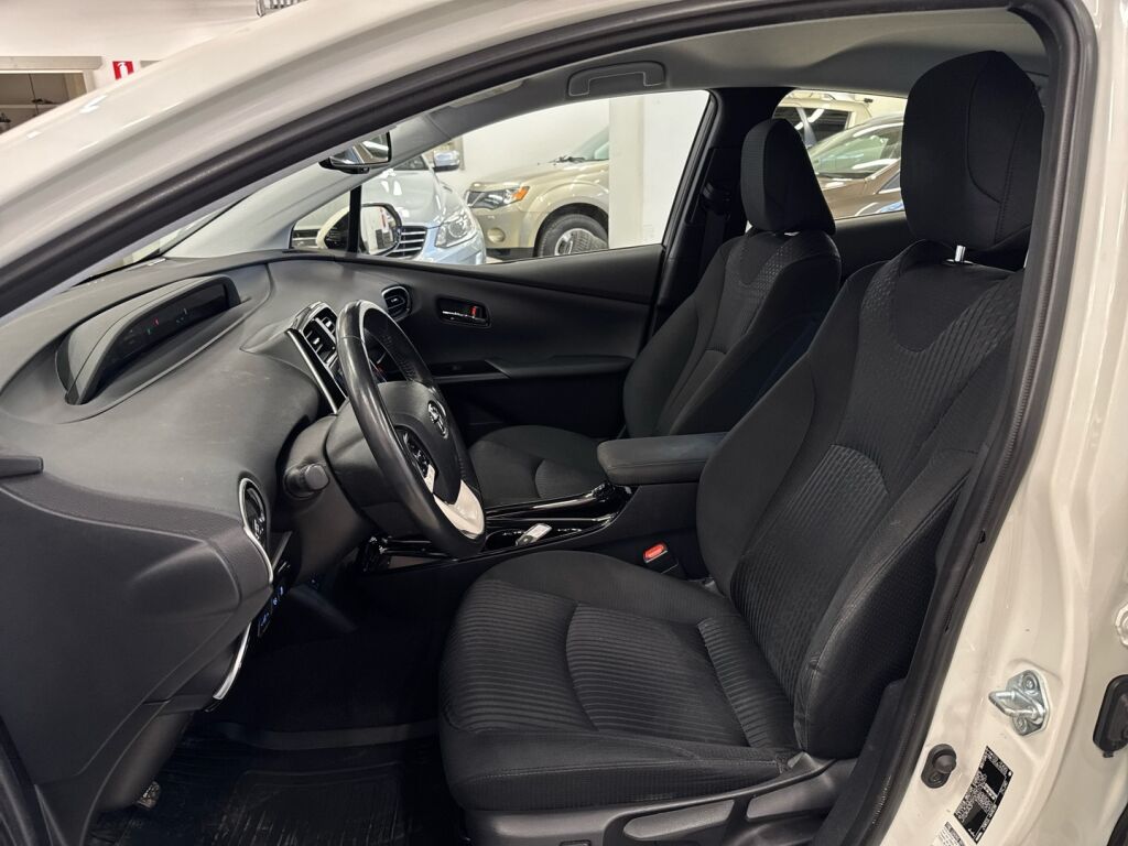 Toyota Prius Plug-in 2019 Valkoinen