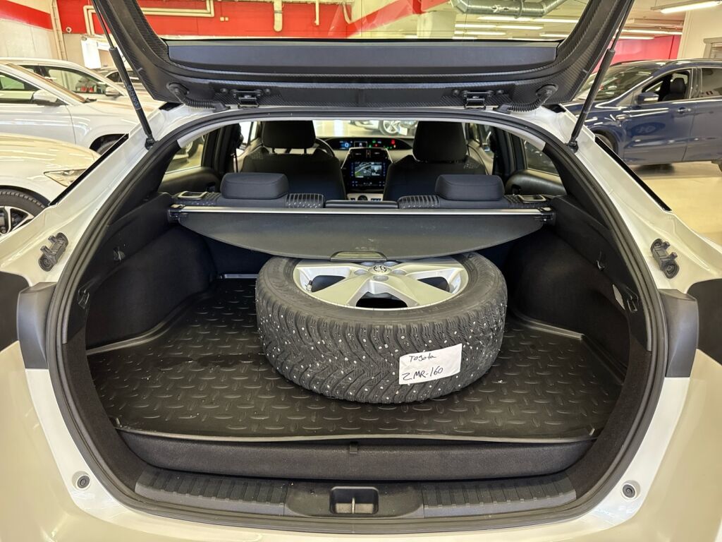 Toyota Prius Plug-in 2019 Valkoinen