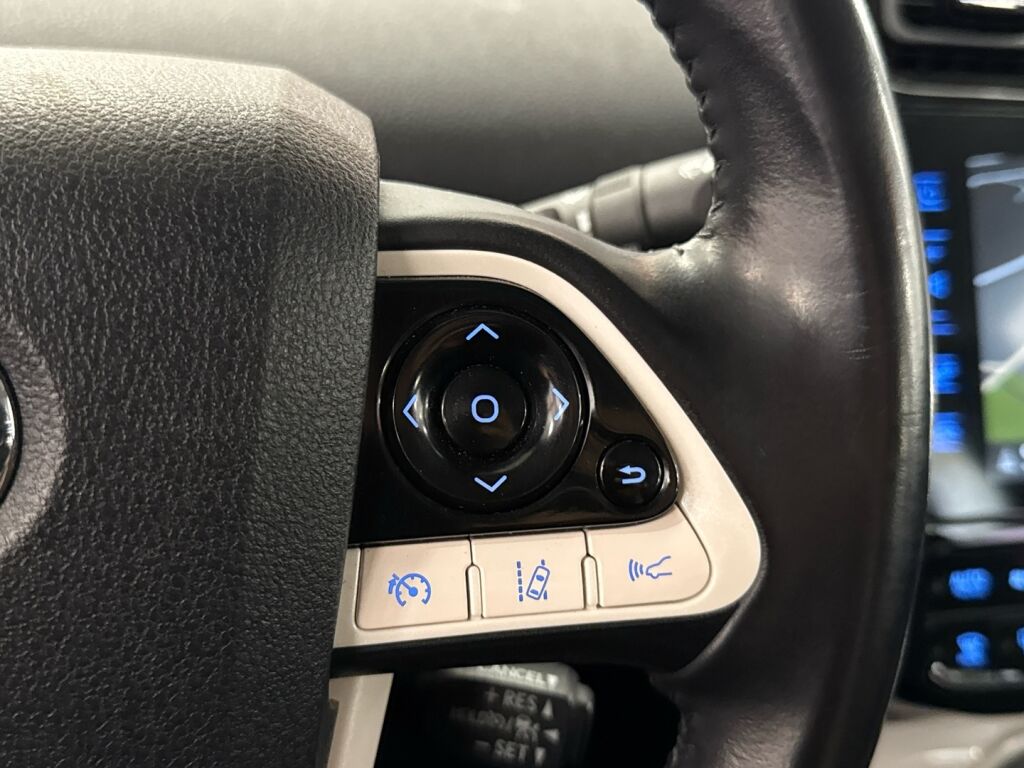 Toyota Prius Plug-in 2019 Valkoinen