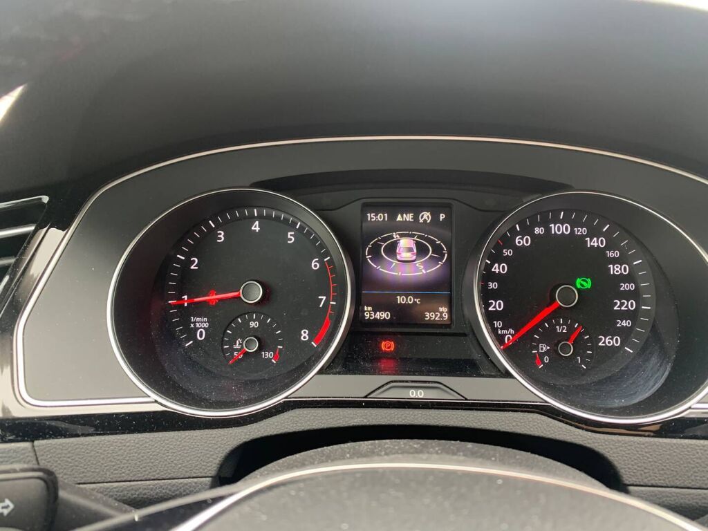 Volkswagen Passat 2019 Valkoinen