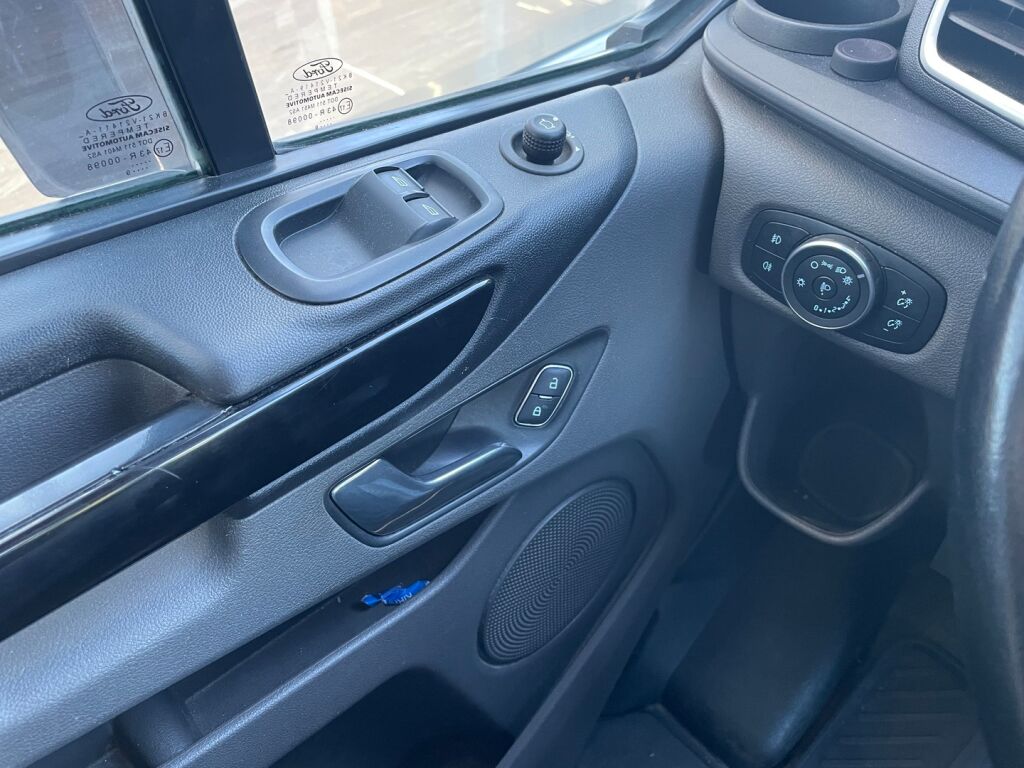 Ford Transit Custom 2019 Punainen