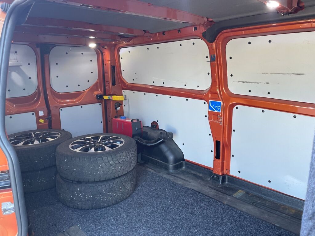 Ford Transit Custom 2019 Punainen