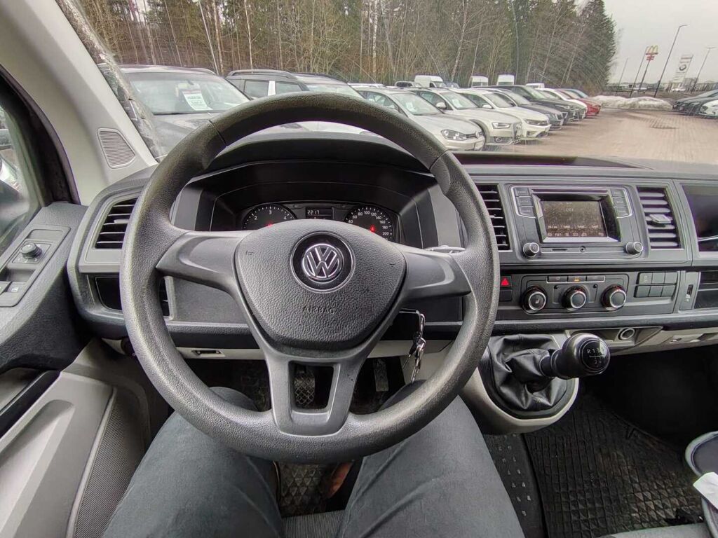 Volkswagen Transporter 2019 Musta