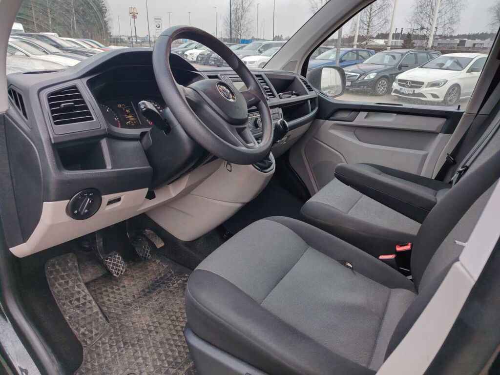 Volkswagen Transporter 2019 Musta