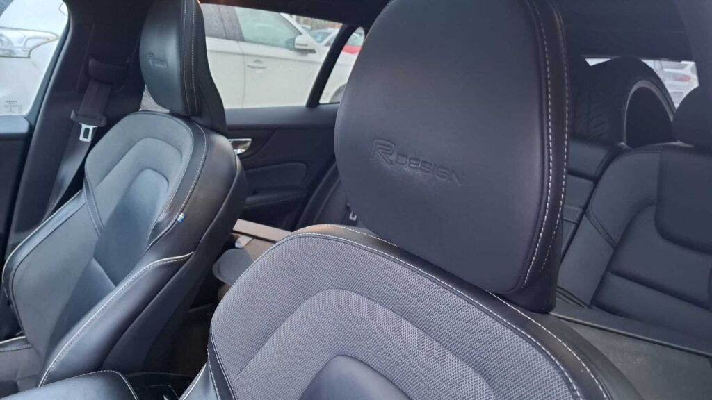 Volvo V60 2019 Valkoinen