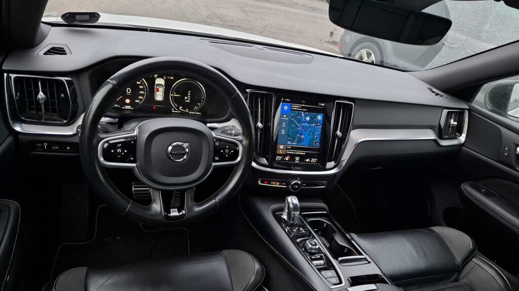 Volvo V60 2019 Valkoinen