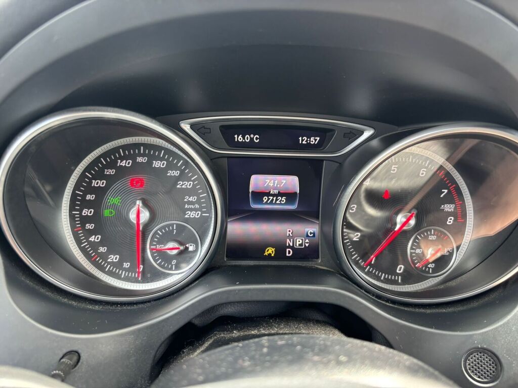 Mercedes-Benz CLA 2019 Valkoinen