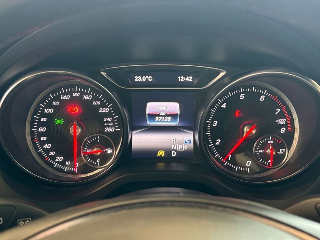 Mercedes-Benz CLA 2019 Valkoinen