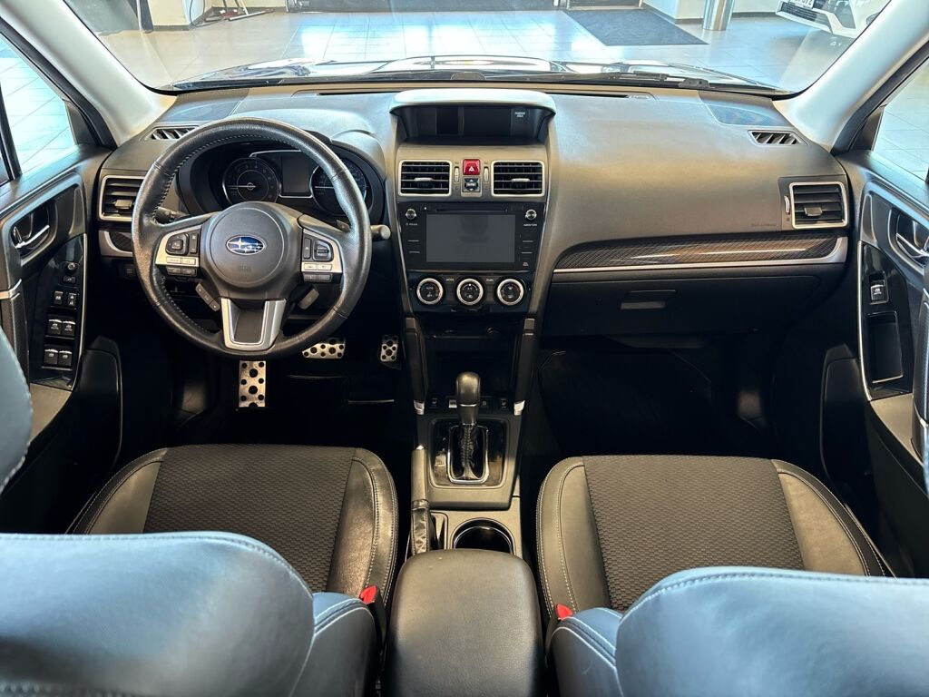 Subaru Forester 2019 Sininen