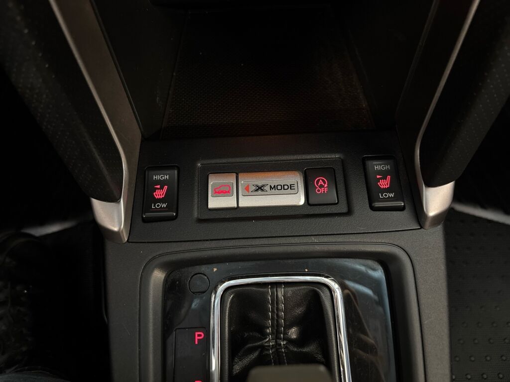 Subaru Forester 2019 Sininen