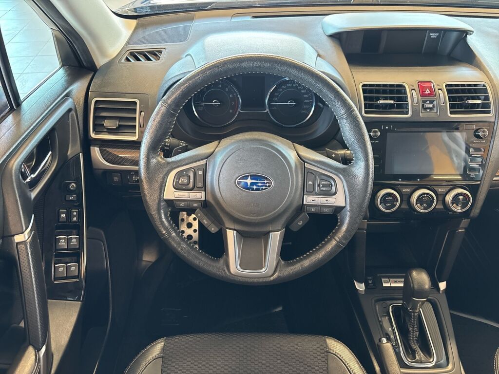Subaru Forester 2019 Sininen