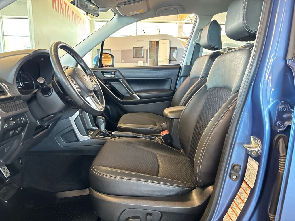 Subaru Forester 2019 Sininen