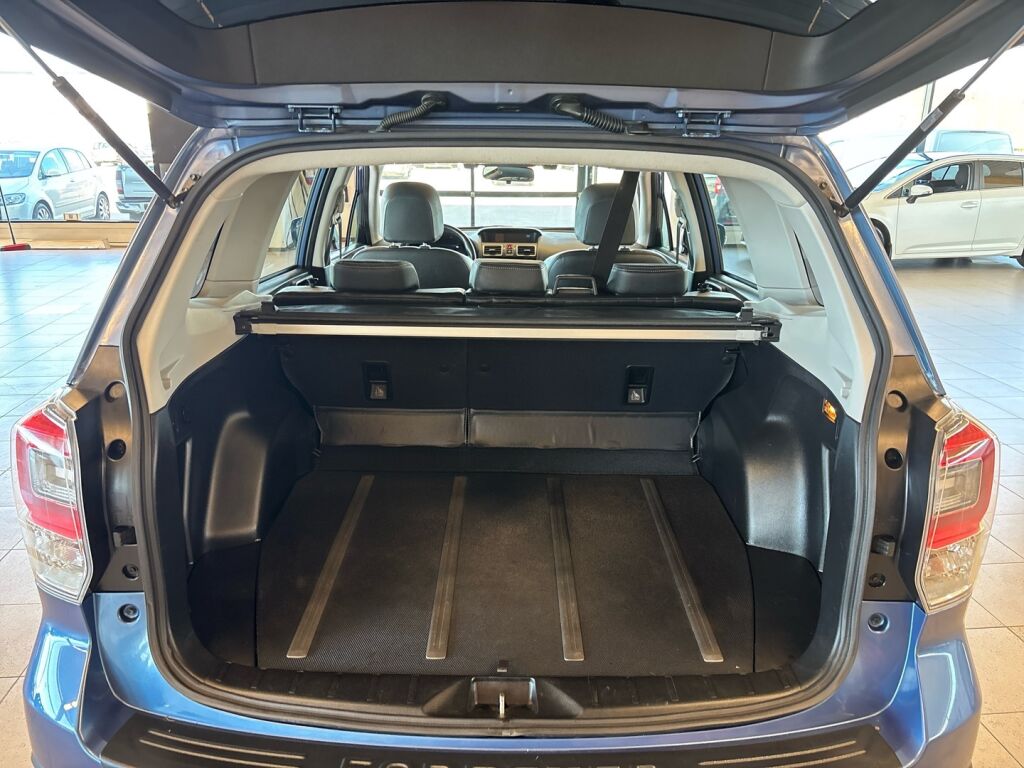 Subaru Forester 2019 Sininen