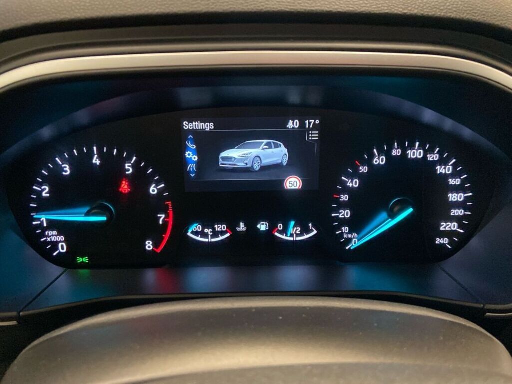 Ford Focus 2019 Valkoinen