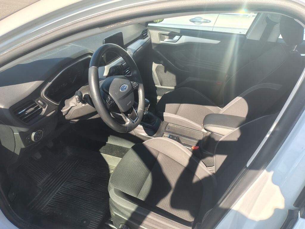 Ford Focus 2019 Valkoinen