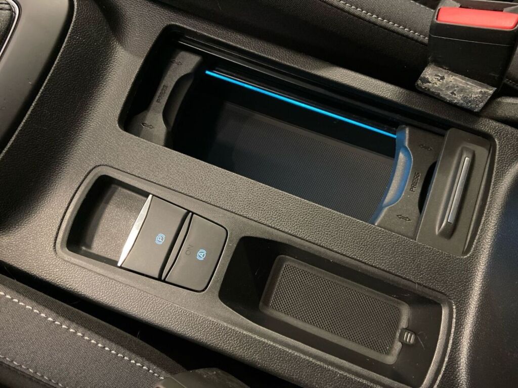 Ford Focus 2019 Valkoinen