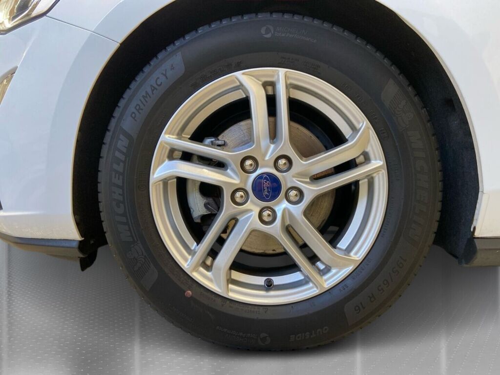 Ford Focus 2019 Valkoinen