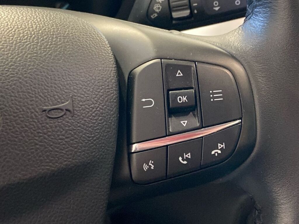 Ford Focus 2019 Valkoinen