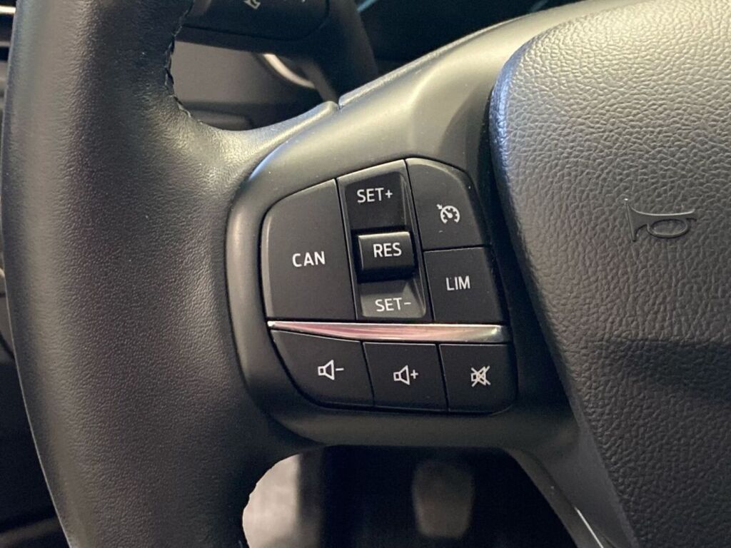 Ford Focus 2019 Valkoinen