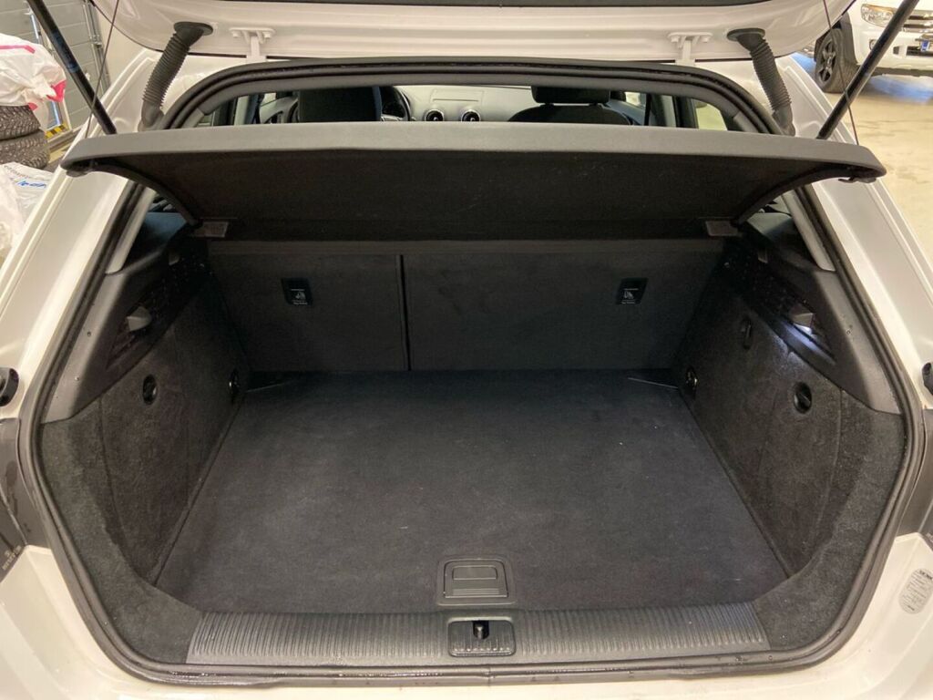 Audi A3 2019 Valkoinen