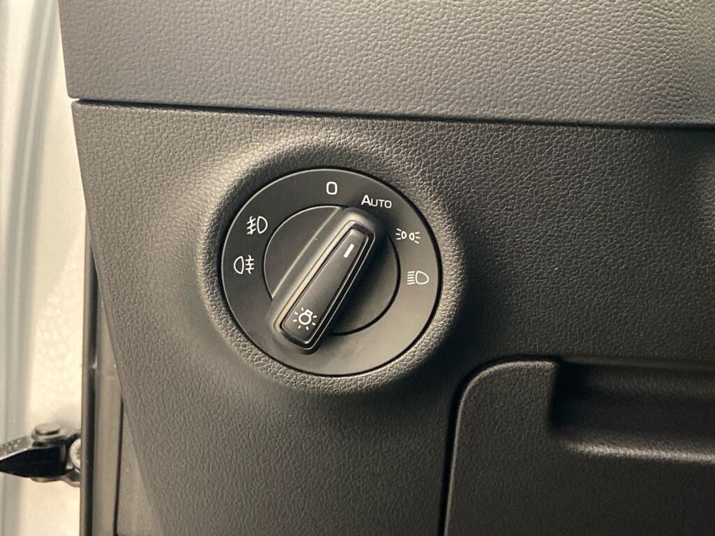 Skoda Karoq 2019 Harmaa