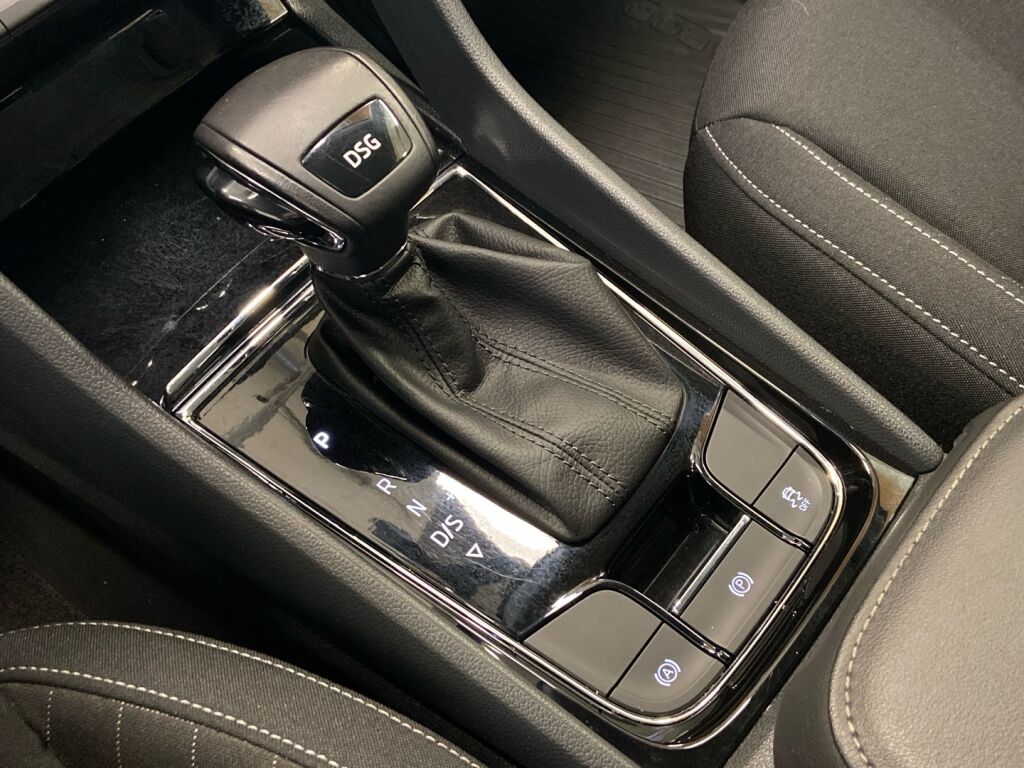 Skoda Karoq 2019 Harmaa