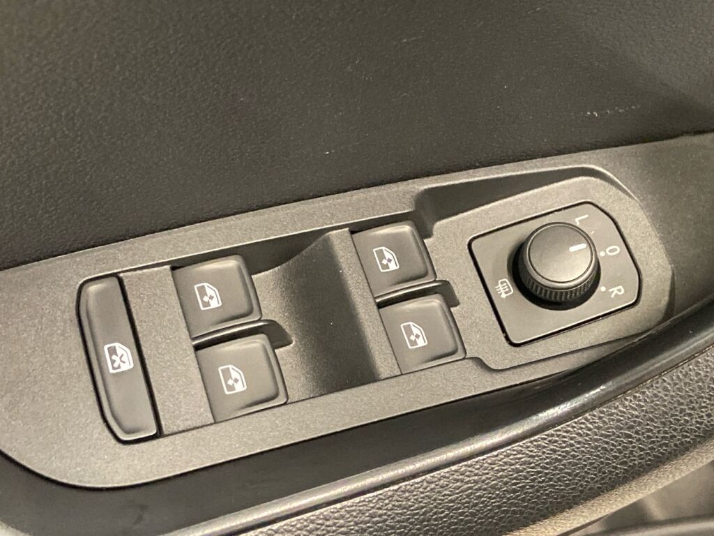 Skoda Karoq 2019 Harmaa