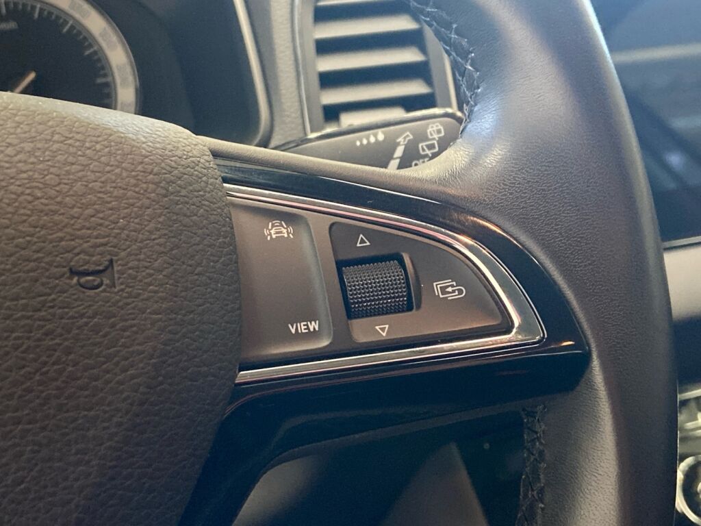 Skoda Karoq 2019 Harmaa