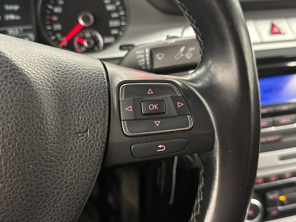 Volkswagen Passat 2010 Harmaa
