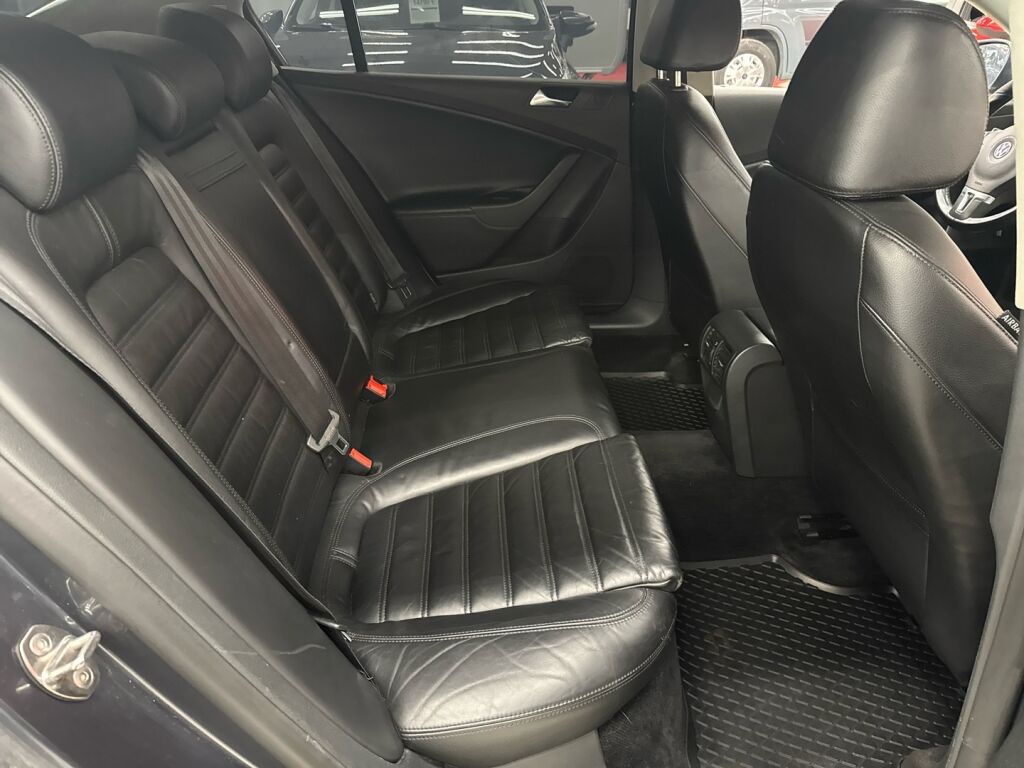 Volkswagen Passat 2010 Harmaa